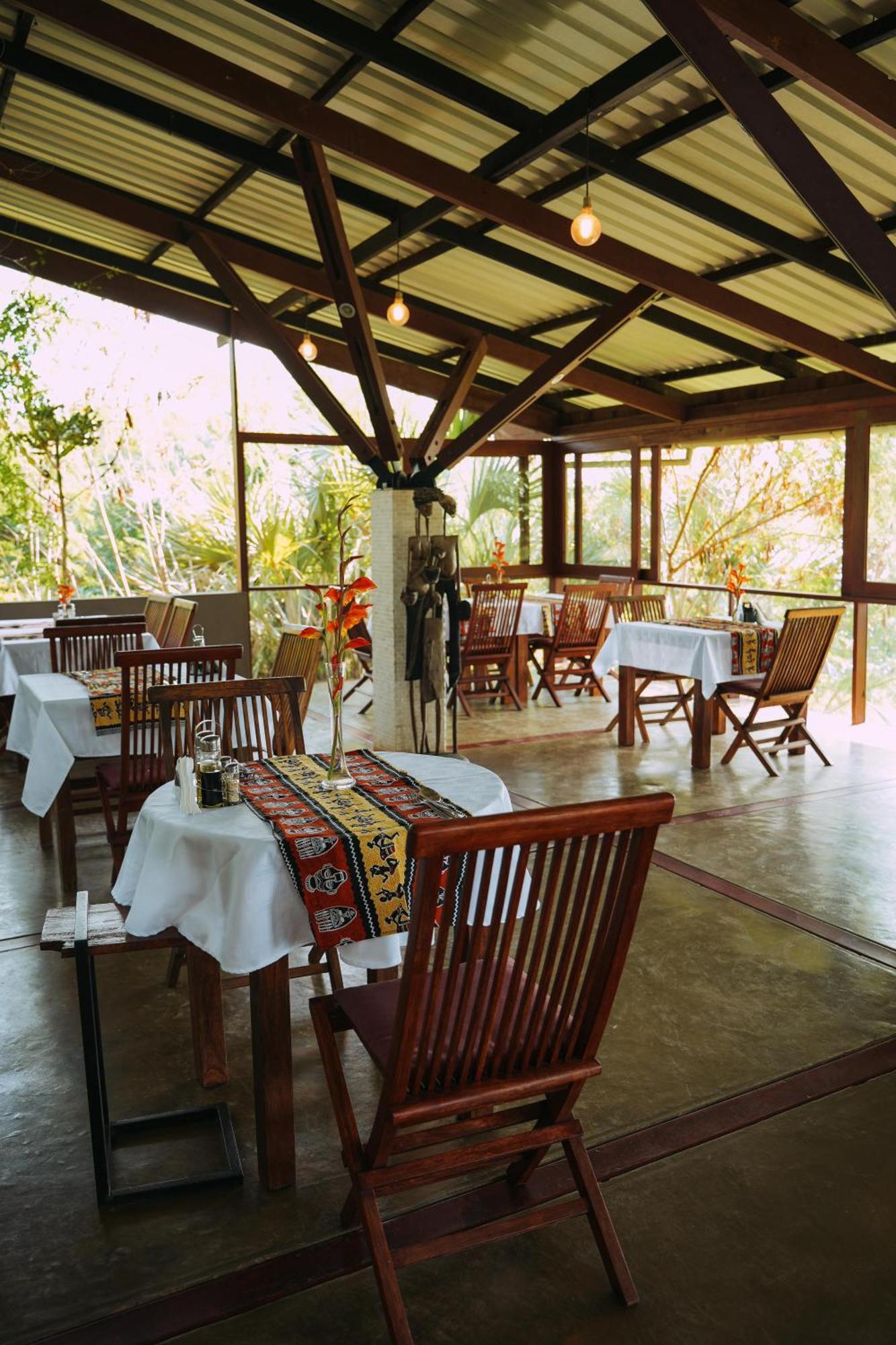 Naara Eco Lodge & Spa Chidenguele Exterior photo